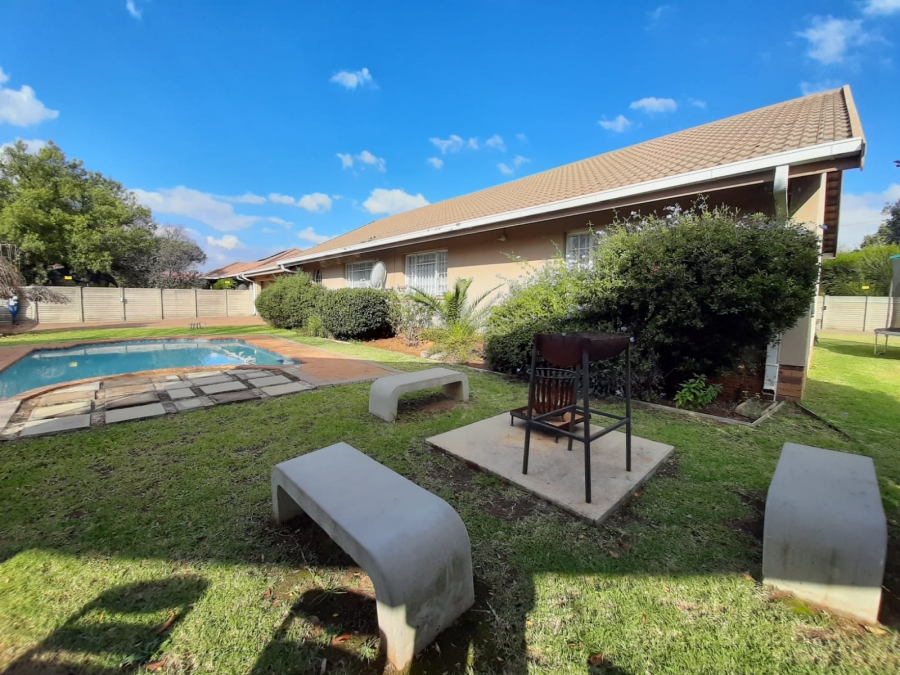 To Let 5 Bedroom Property for Rent in Vaalpark Free State